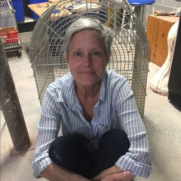 Meet your Posher, Robin - Picture 2 of 3